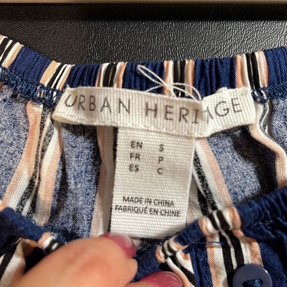 Urban Heritage Rayon Crop Top. Size Small. Navy striped. - Picture 4 of 8